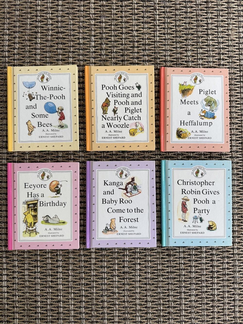 Vintage WINNIE THE POOH 6 Mini Book Hardcover Set 1990 Promo BP Gas Station EUC